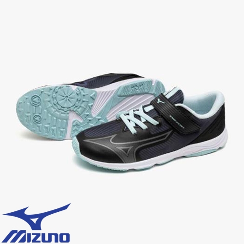 ◎商品名：スピードスタッズ4 ベルト ジュニア◎メーカー：ミズノ（MIZUNO）◎品番：K1GC242351◎カラー：51：ブラック×ライトブルー◎サイズ：18.0cm、18.5cm、19.0cm、1