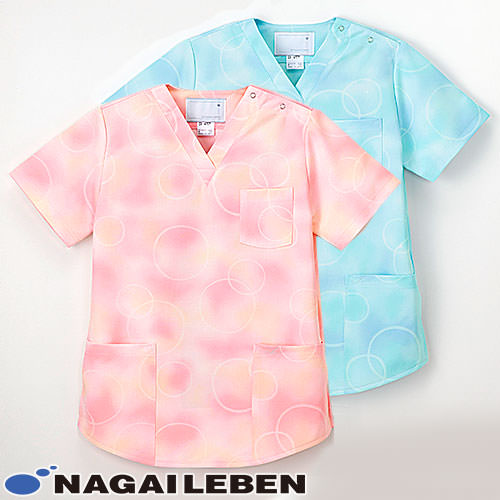 ◎商品名：女子スクラブ◎メーカー：ナガイレーベン◎品番：CI-4777◎カラー：5.ピンク、6.ブルー◎サイズ：S、M、L、LL◎商品説明："癒し"をテーマにしたプリント柄で、見る